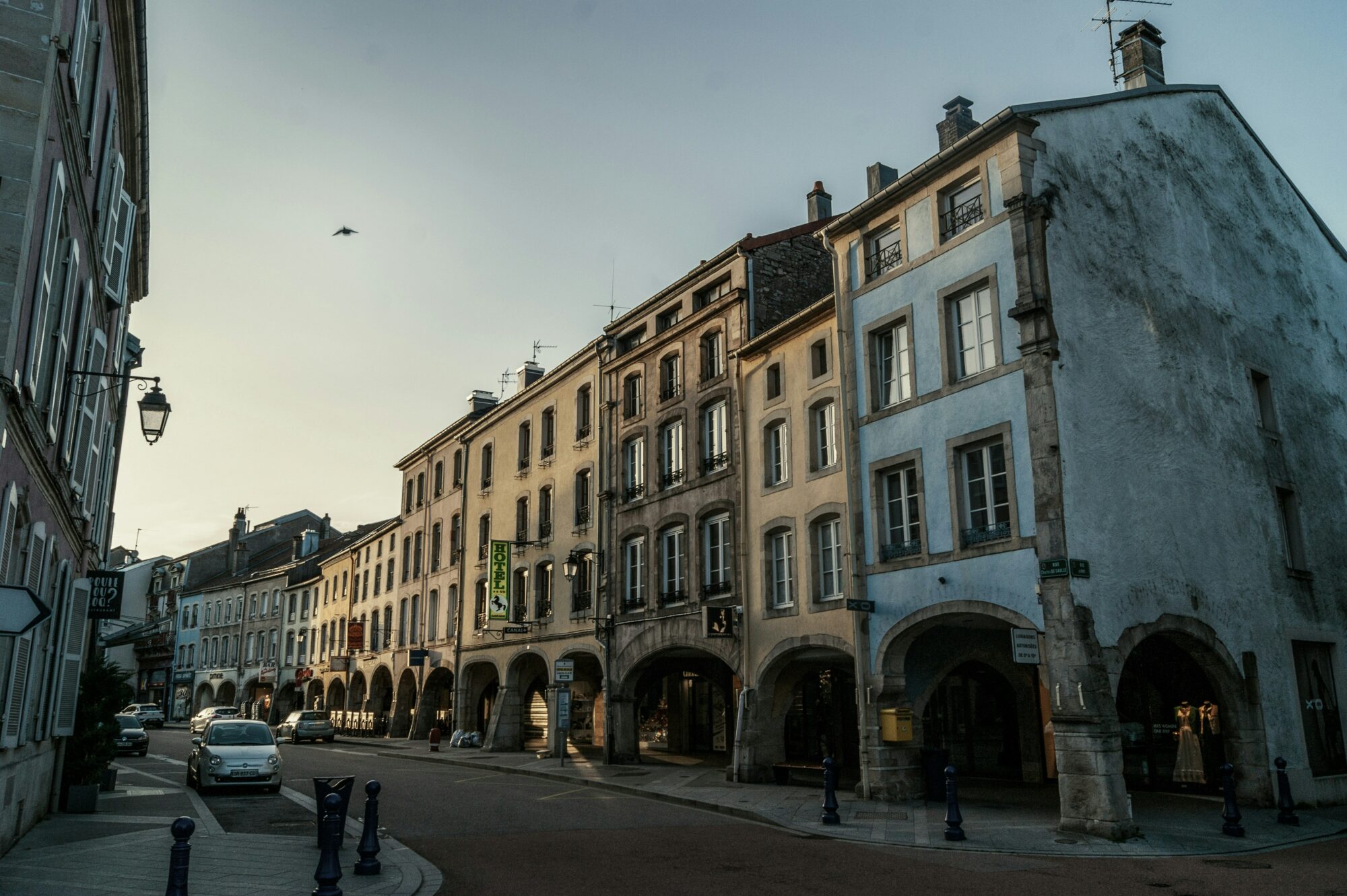 hotel cheval de bronze remiremont visuel jean baptiste d y4zndnuj968 unsplash 01